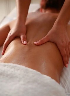 Professional Prostate Massage - escort in Al Manama Photo 5 of 6