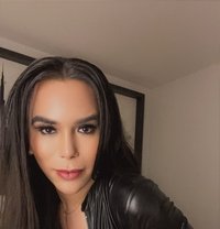PROFESSIONAL MASSEUR TOP AND BOTTOM 100% - Transsexual escort in Dubai