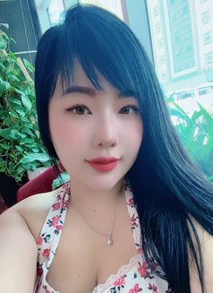 Professional with full service - escort in Al Manama Photo 8 of 8