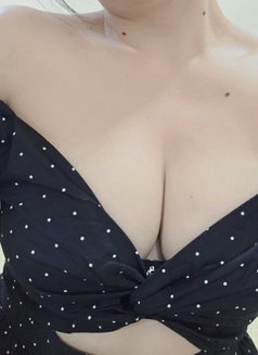 Professional with special service - escort in Muscat Photo 7 of 7