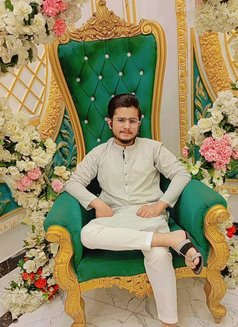 Professor - Male escort in Lahore Photo 5 of 8
