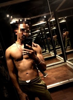 Friendly Young Boy Proffesional Massage - masseur in Colombo Photo 2 of 5