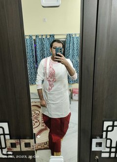Pronoy - Male escort in Kolkata Photo 4 of 9
