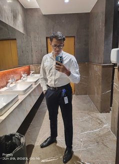 Pronoy - Male escort in Kolkata Photo 5 of 9