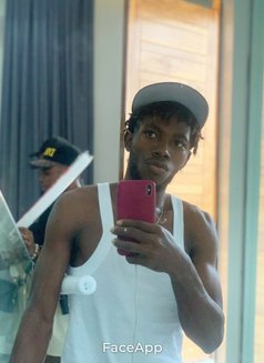 Prosper - Acompañantes masculino in Lagos, Nigeria Photo 2 of 4