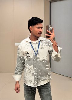 Prvt Orio - Acompañantes masculino in New Delhi Photo 1 of 14