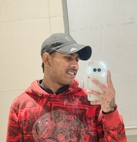 Prvt Orio - Male adult performer in New Delhi