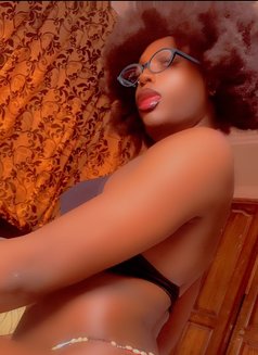 Puff to To - Transsexual escort in Abuja Photo 7 of 7