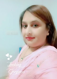 Puja Indian - escort in Muscat Photo 1 of 4
