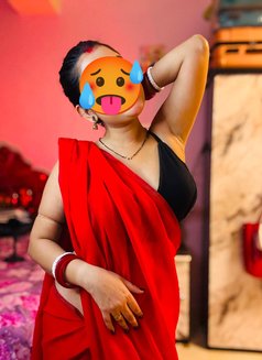 Puja - escort in Kolkata Photo 2 of 5