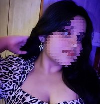 Puja singh ( cam session or real meet) - puta in Bangalore