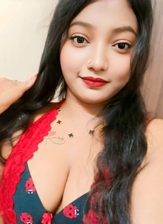 arohi Want to Meet You - puta in Bangalore Photo 1 of 8