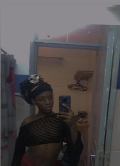 Puji - Transsexual escort in Mombasa Photo 6 of 9