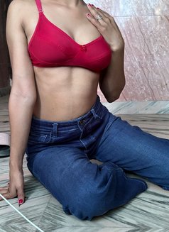 Pujitha - escort in Coimbatore Photo 5 of 7