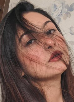 Punam - puta in Rajkot Photo 1 of 2