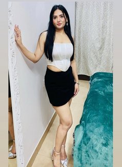Punam Roy - puta in Mumbai Photo 2 of 4