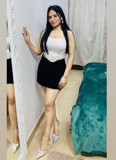 Punam Roy - puta in Mumbai Photo 3 of 4