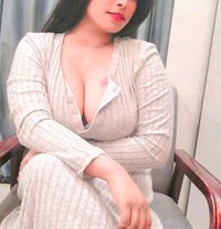 Pune Genuine Service Hotel Service - puta in Pune