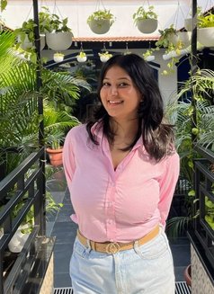 Janvi - escort in Pune Photo 1 of 3