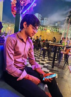 Pure Gentlemen for Couples Housewives An - Acompañantes masculino in New Delhi Photo 1 of 2