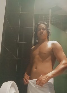 Pure Top Boy in Your Dreams - Male escort in Singapore Photo 2 of 5