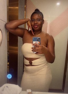 Purity - escort in Guangzhou Photo 2 of 4