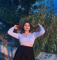 Mohini - puta in Gurgaon