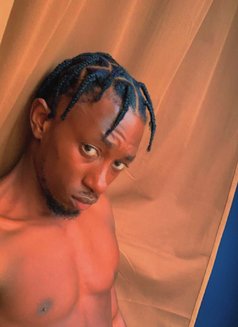 Tongue god 🤴🏾8inches ♀️ - Male escort in Accra Photo 4 of 7