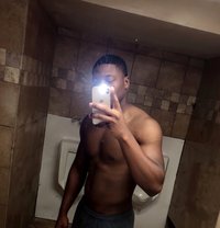 pussy eating + ass eating WOMEN ONLY - Male escort in Kampala