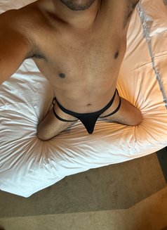 Pussy Sucker - Male escort in Bangkok Photo 3 of 7