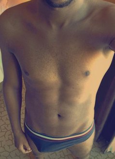 Pussy Sucker - Male escort in Muscat Photo 5 of 8