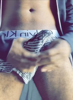 Pussy Sucker - Male escort in Muscat Photo 7 of 8