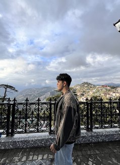 Pussylicker Sid - Male escort in New Delhi Photo 2 of 6