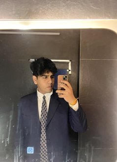 Pussylicker Sid - Male escort in New Delhi Photo 3 of 6