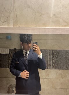 Pussylicker Siddharth - Male escort in New Delhi Photo 3 of 9