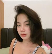 Putri Amelia - puta in Jakarta