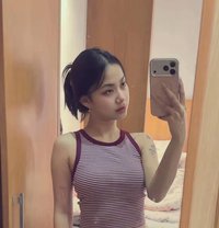 Putri Amelia - puta in Jakarta