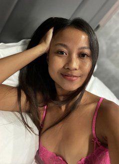 Petite Putri - escort in Hong Kong Photo 6 of 7