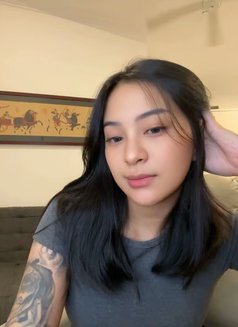 Putri - escort in Chennai Photo 2 of 5