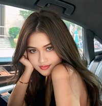 Putri - escort in Singapore