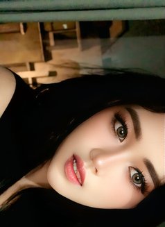 Putri - escort in Singapore Photo 3 of 10