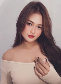 Putri - escort in Singapore Photo 7 of 10