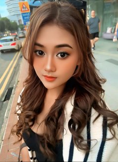 Putri - escort in Singapore Photo 10 of 10