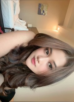 Putri - escort in Singapore Photo 11 of 14