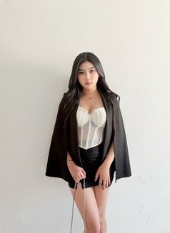 Putri Nadin - puta in Jakarta Photo 3 of 4