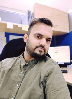 Qalb - Intérprete masculino de adultos in Doha Photo 1 of 1