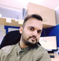 Qalb - Intérprete masculino de adultos in Doha