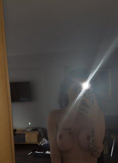 Qamar - Transsexual escort in Beirut Photo 8 of 8