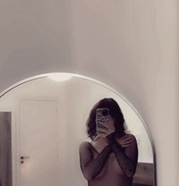 Qamar - Acompañantes transexual in Beirut Photo 12 of 14