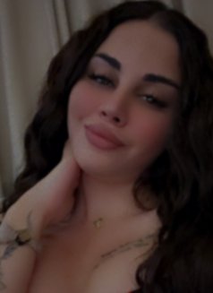 Qamar - Transsexual escort in Riyadh Photo 12 of 12